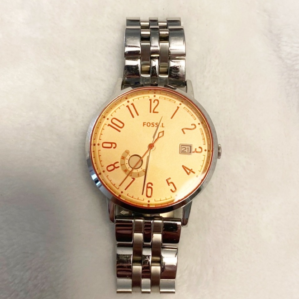 EUC Vintage Fossil Muse Day Date Watch w/ SilverBand. No face damage/Needs Batt.